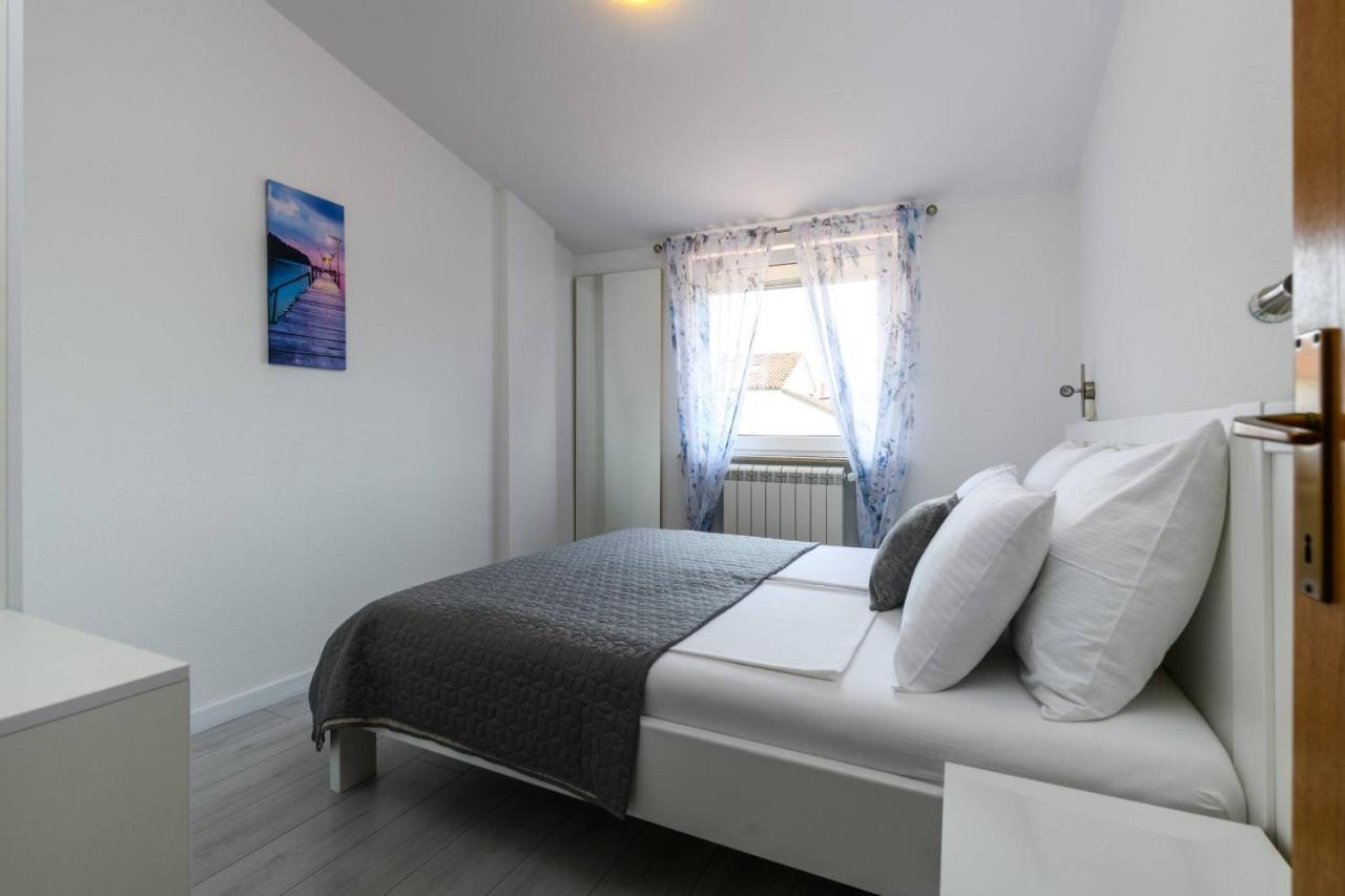 Apartments Somi 포레치 외부 사진