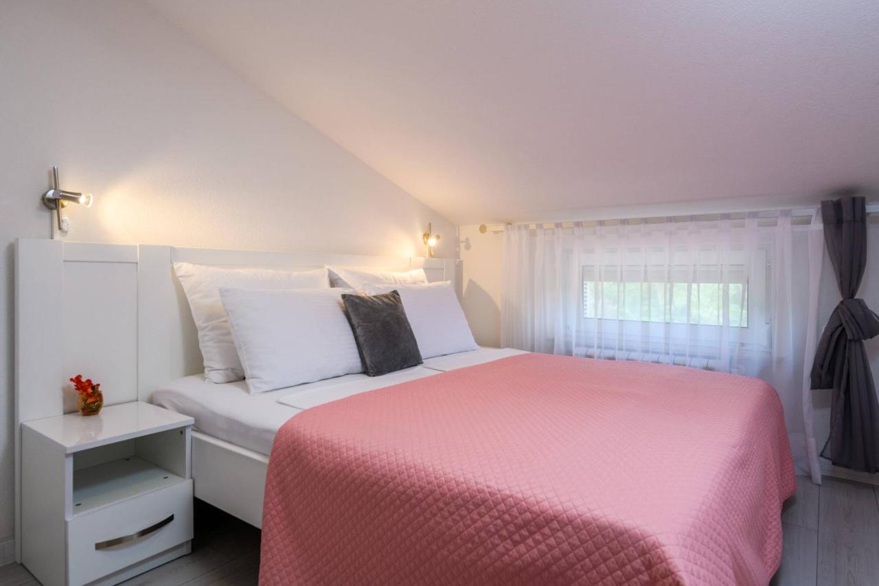 Apartments Somi 포레치 외부 사진