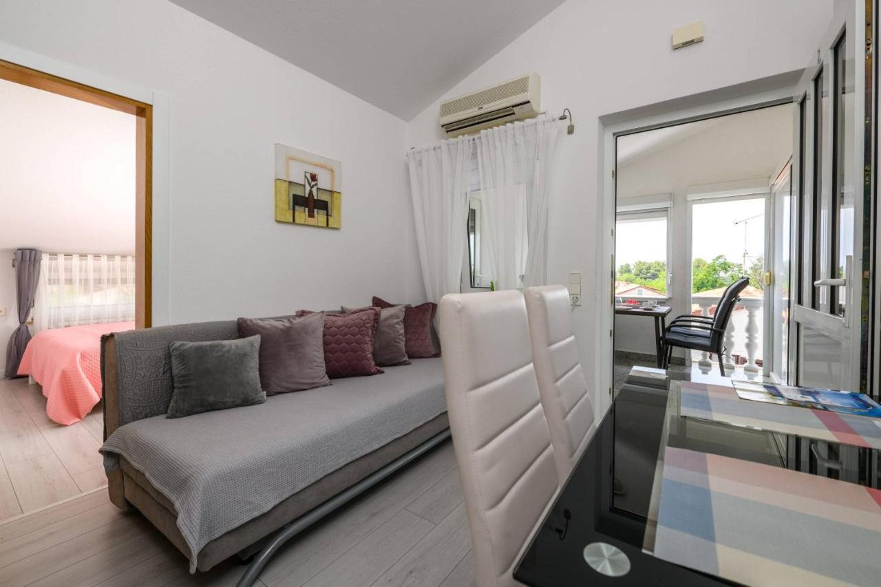 Apartments Somi 포레치 외부 사진
